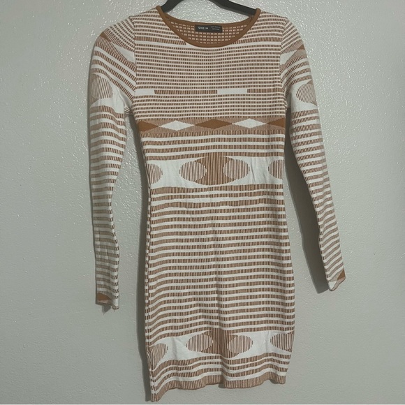 SHEIN Striped Pattern Burnt Orange and White Bodycon Sweater Dress Size 6 - Picture 4 of 8